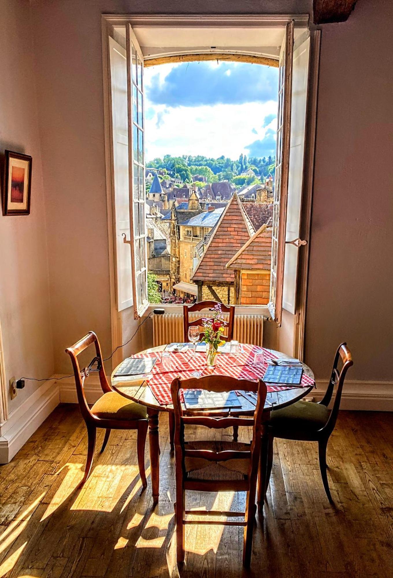 Centrally Located Sarlat Apartment With Medieval Town Views Sarlat-la-Canéda Exterior foto