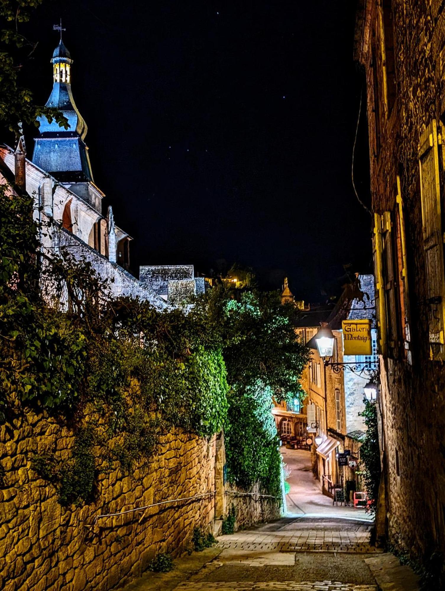 Centrally Located Sarlat Apartment With Medieval Town Views Sarlat-la-Canéda Exterior foto